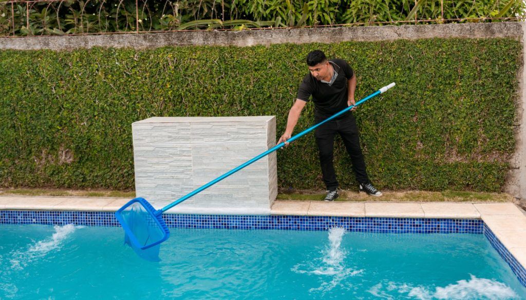 Limpeza de Piscinas 2 serviço Limpeza de Piscinas